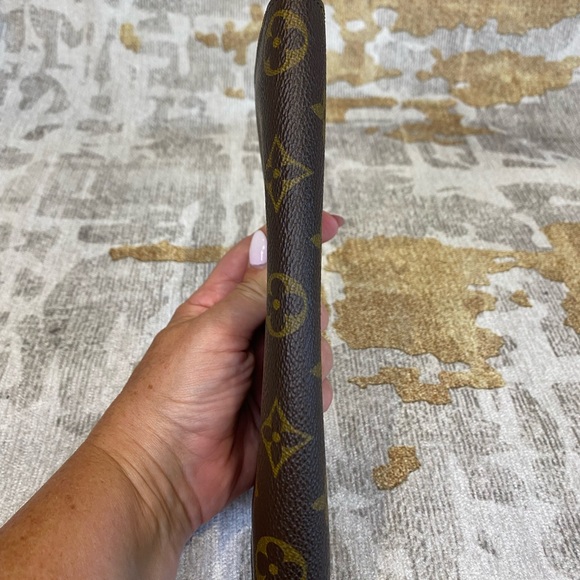 Louis Vuitton Sarah Wallet - Picture 6 of 13